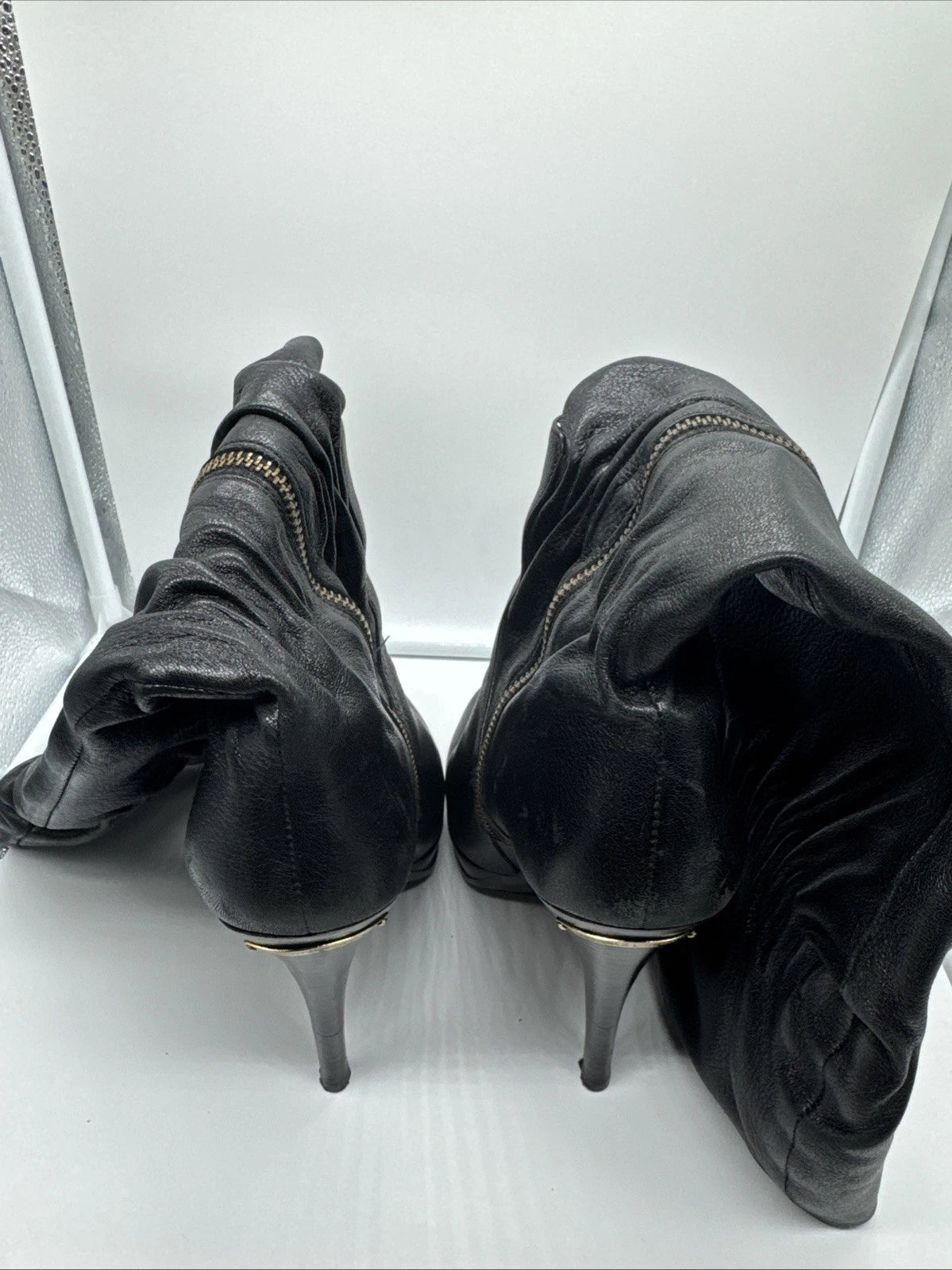 Size 9 Women’s Michael Kors boots Black