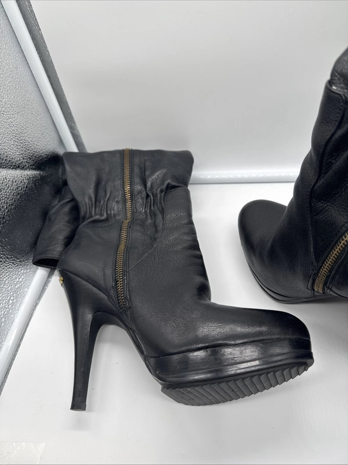 Size 9 Women’s Michael Kors boots Black