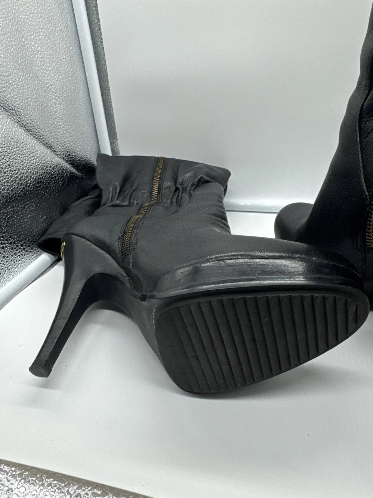 Size 9 Women’s Michael Kors boots Black