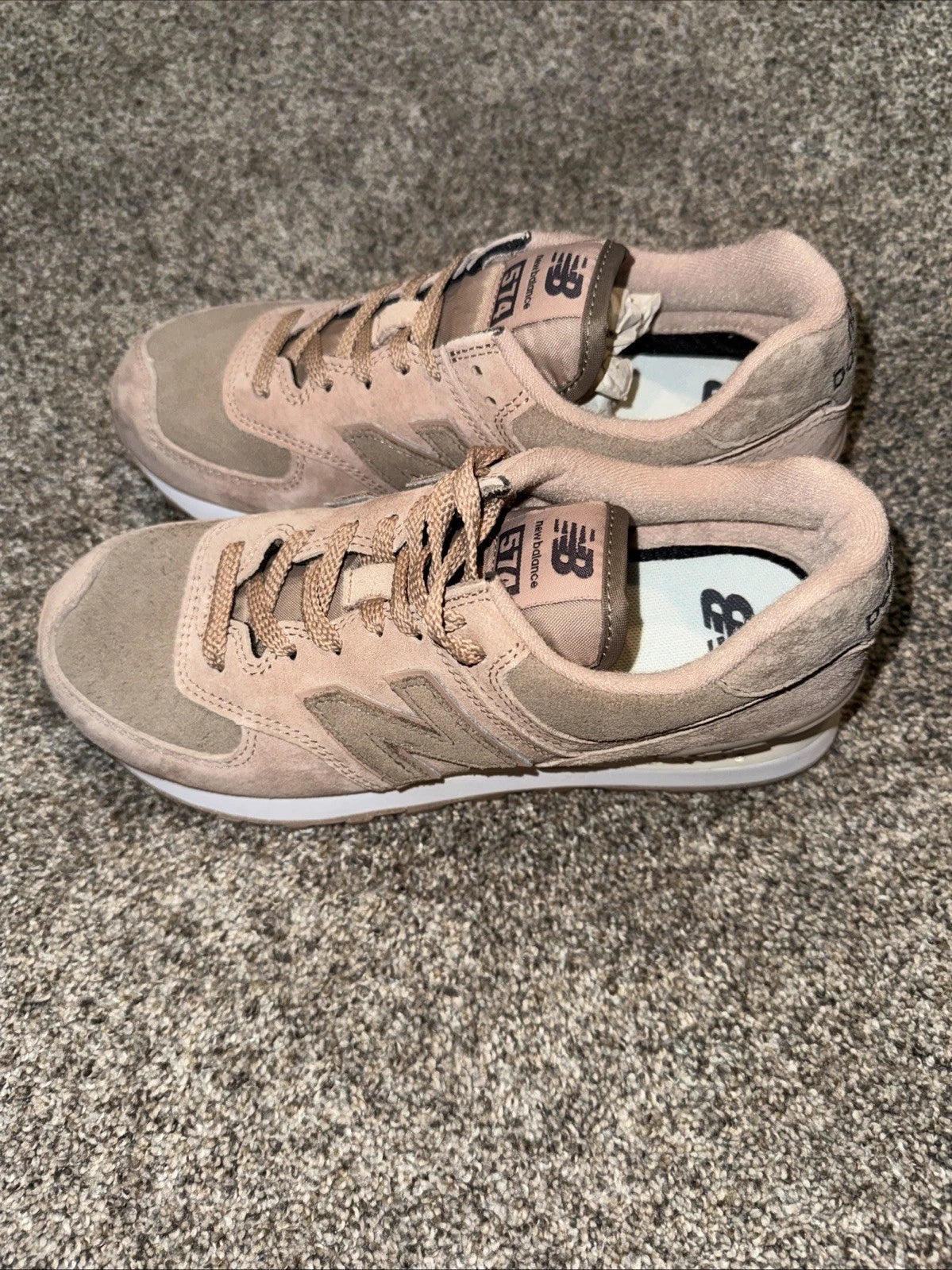 Size 6 Women’s New Balance 574
