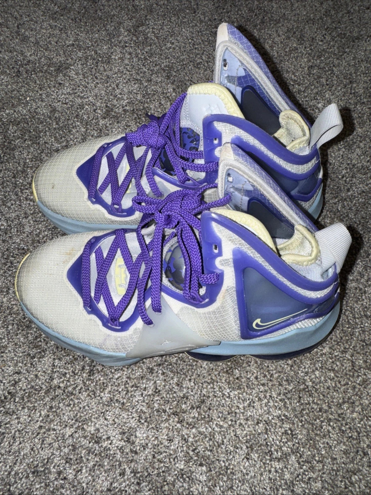Size 4.5Y Nike LeBron 19 Aura