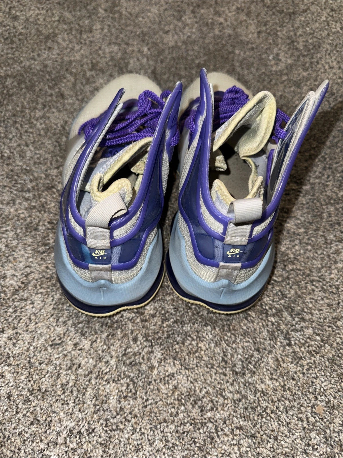 Size 4.5Y Nike LeBron 19 Aura