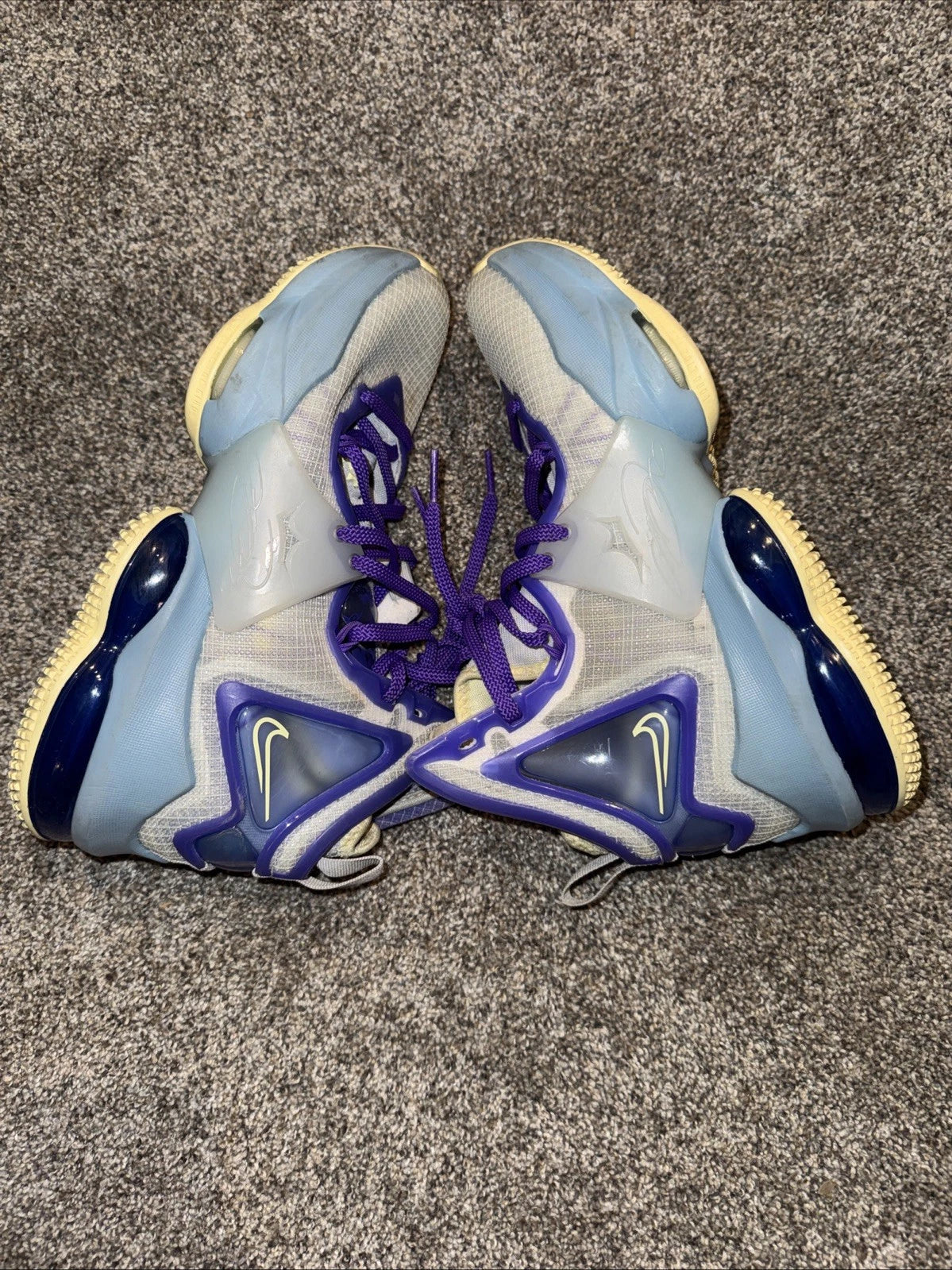 Size 4.5Y Nike LeBron 19 Aura