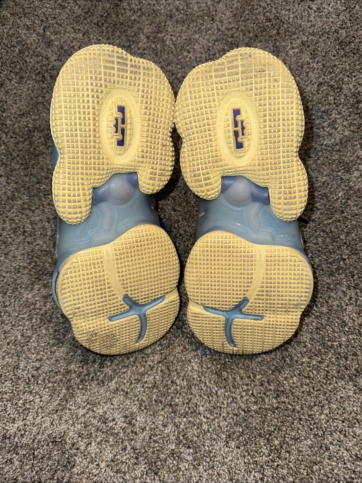 Size 4.5Y Nike LeBron 19 Aura