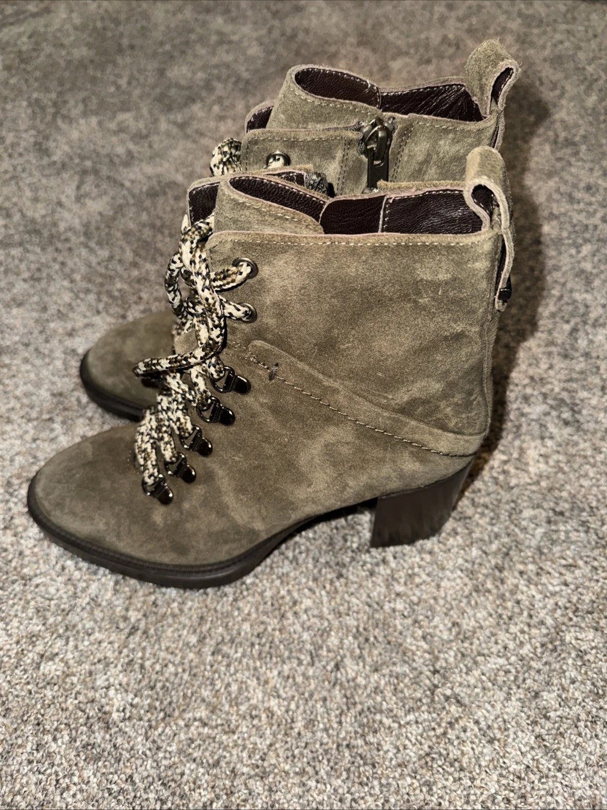 Size 5 Women’s Aquatalia Boots