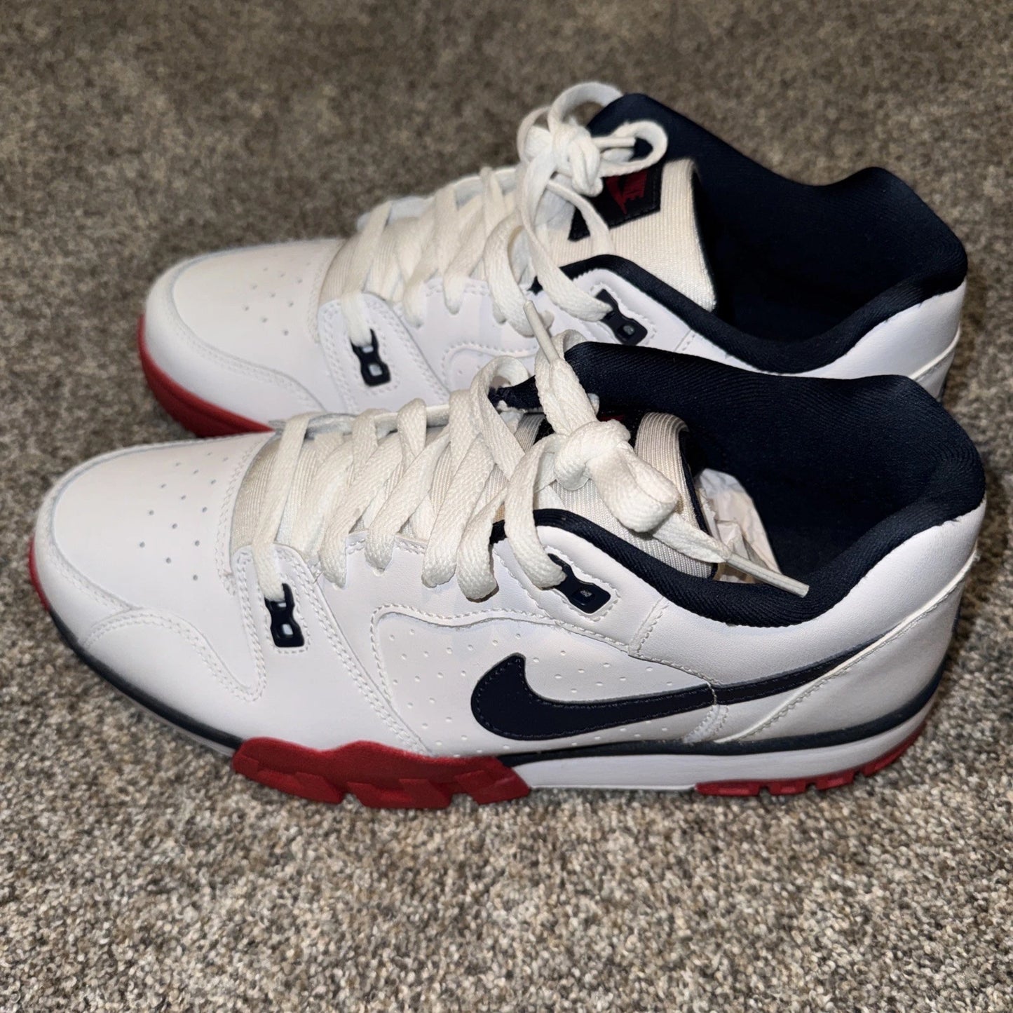 Size 9 Men’s- Nike Cross Trainer Low Gym Red