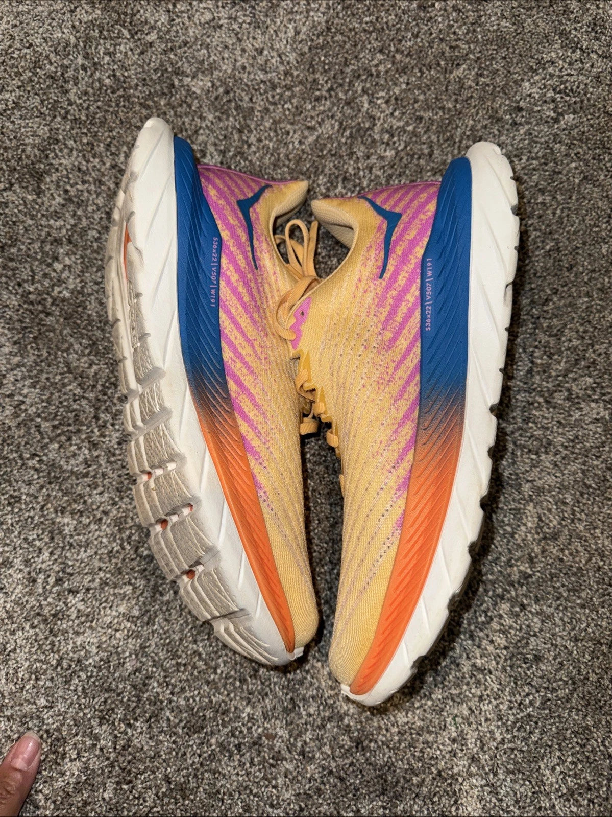 Size 9.5 Men’s- Hoka Mach 5
