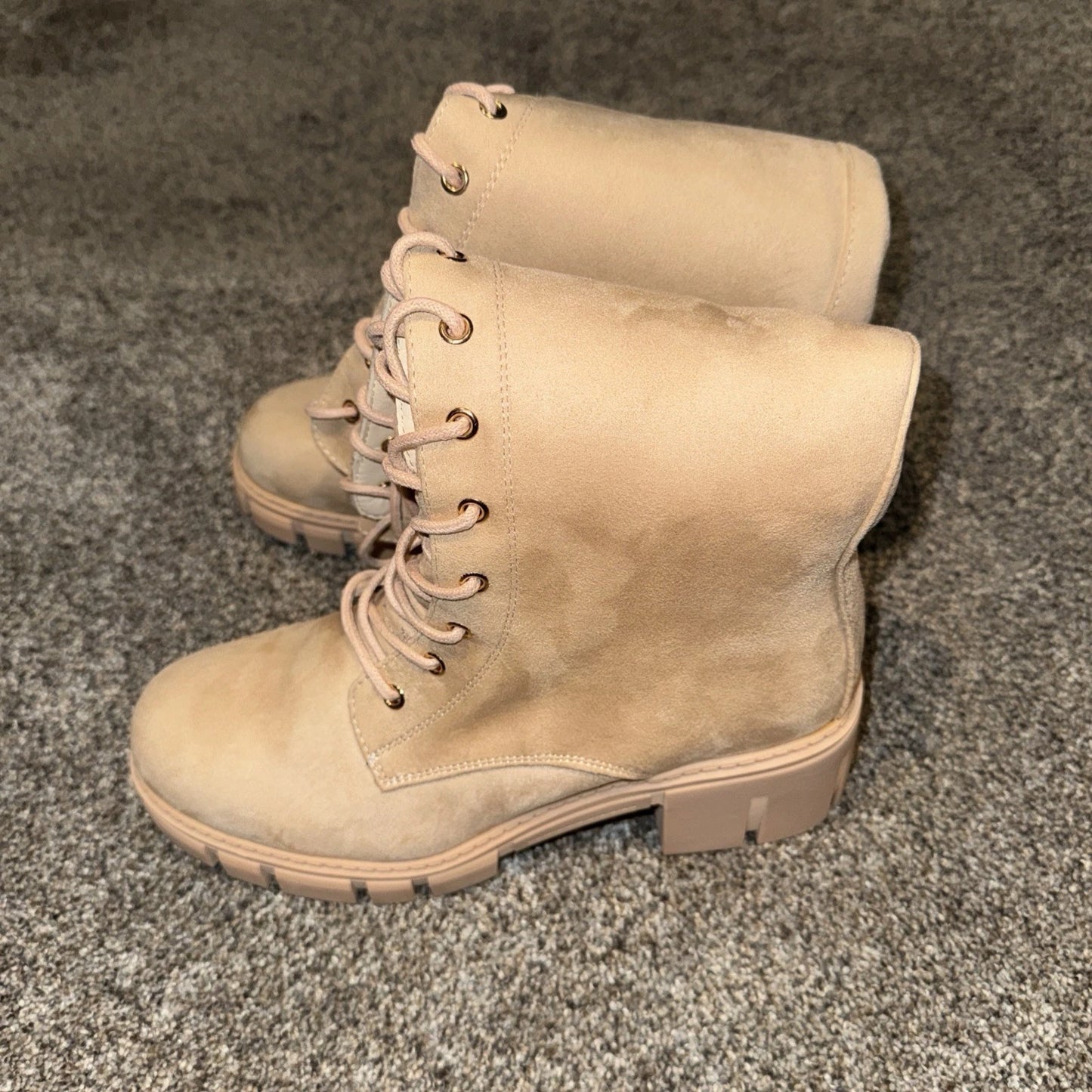 Size 8 Women’s Tinstree Boots