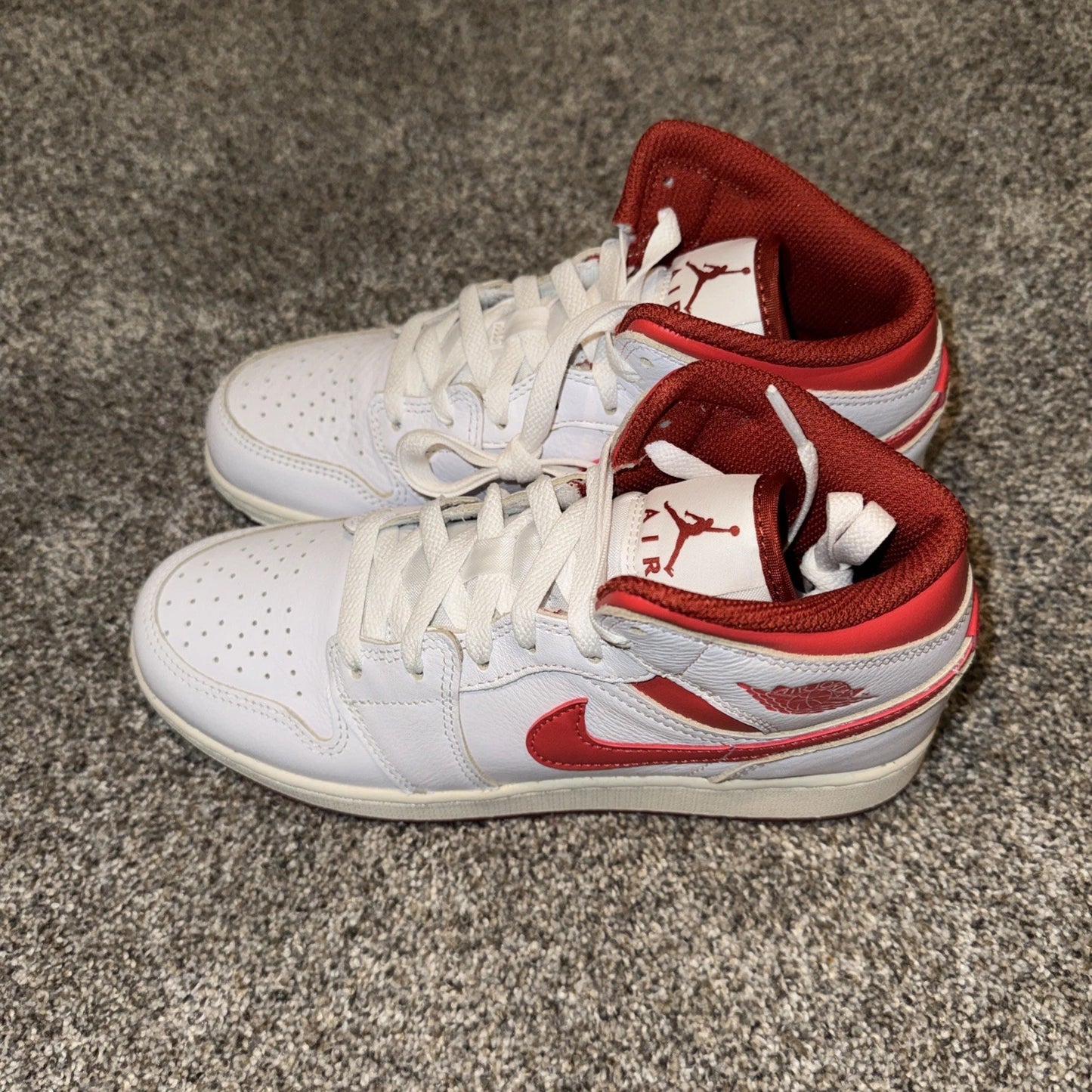 Size 5.5Y- Jordan 1 Mid SE White Red