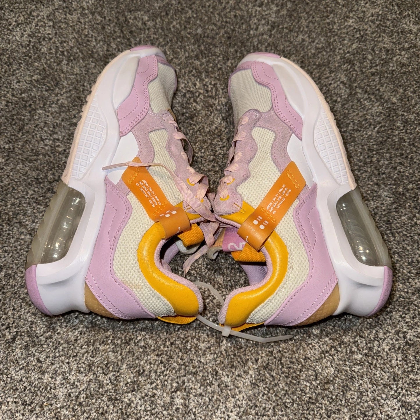 Size 5Y- Jordan MA2