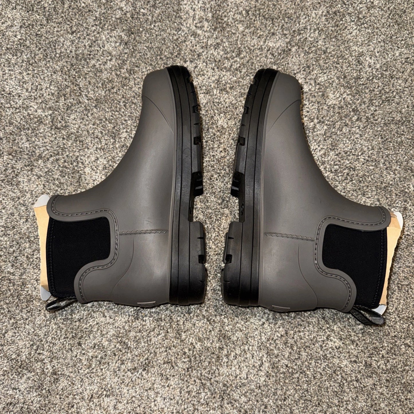 Size 9 Women’s- UGG Droplet