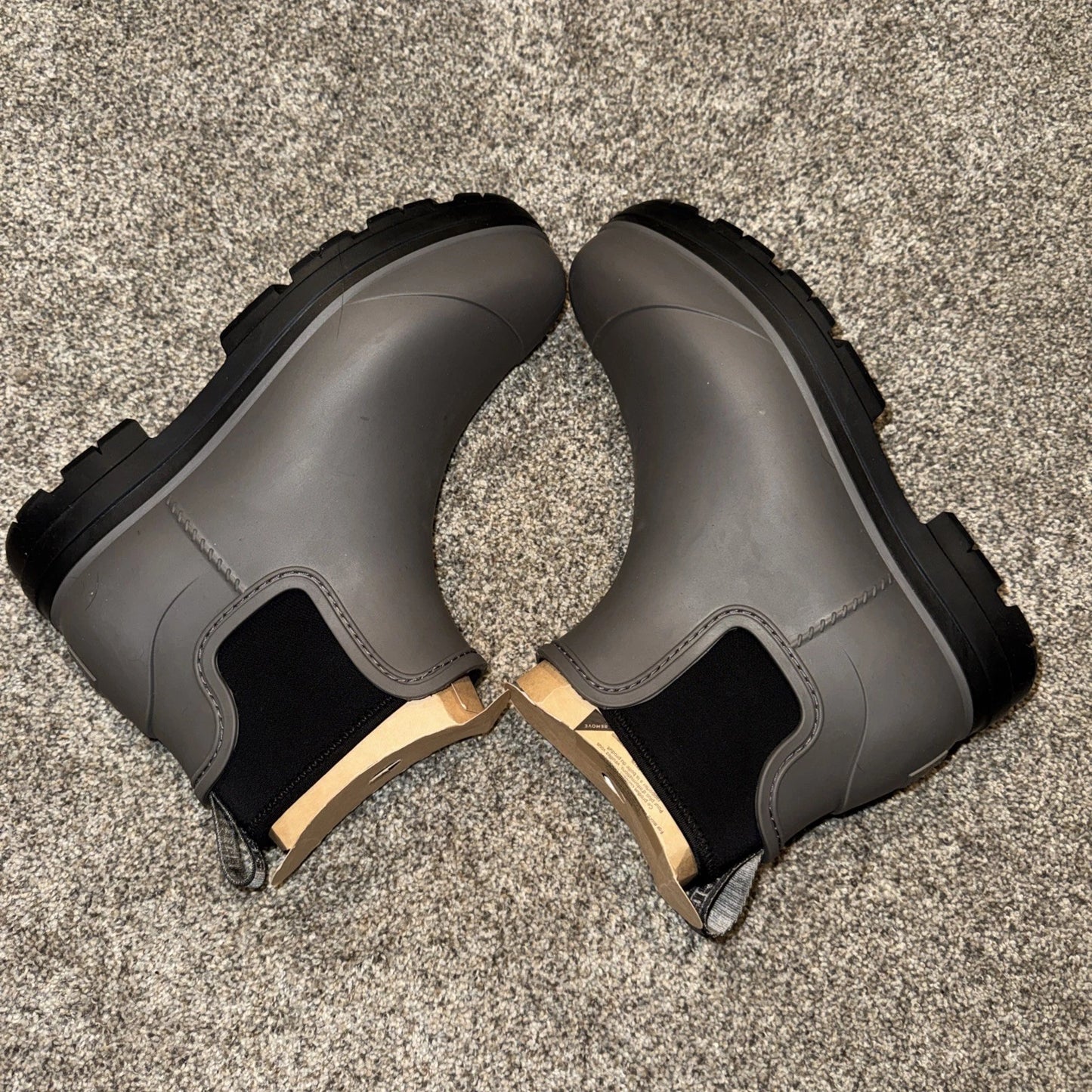 Size 9 Women’s- UGG Droplet