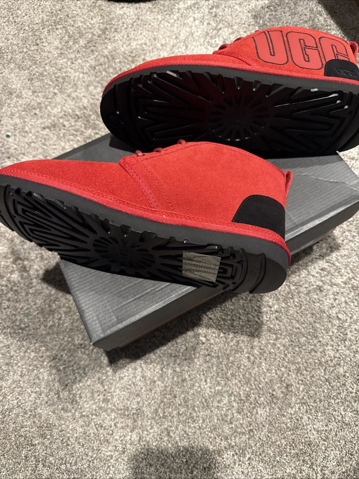 UGG Neumel Red Black Graphic Outline Chukka Boot 1130715 Men's Size 11 Hard Sole