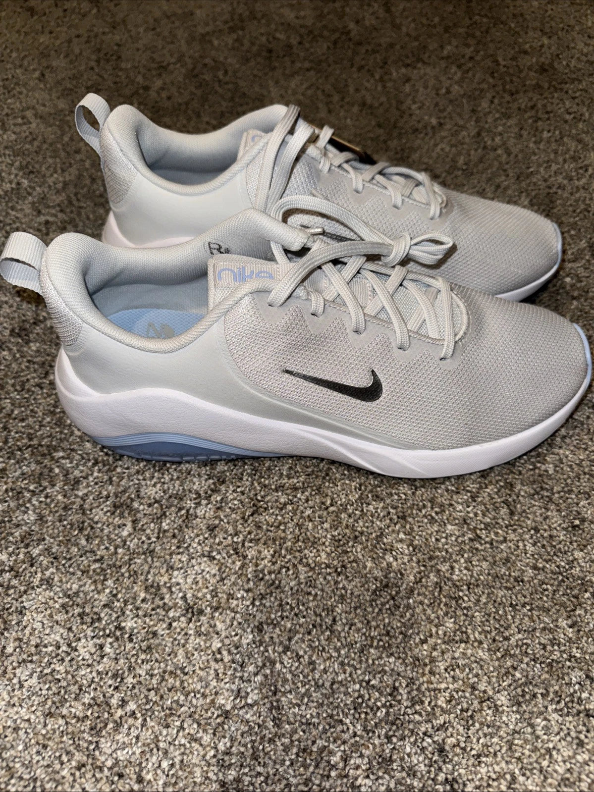 Size 10 Women’s- Nike Bella 7