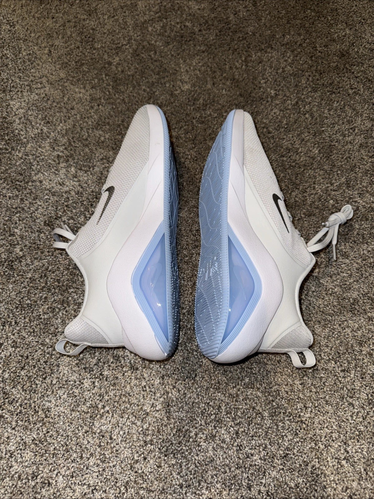 Size 10 Women’s- Nike Bella 7
