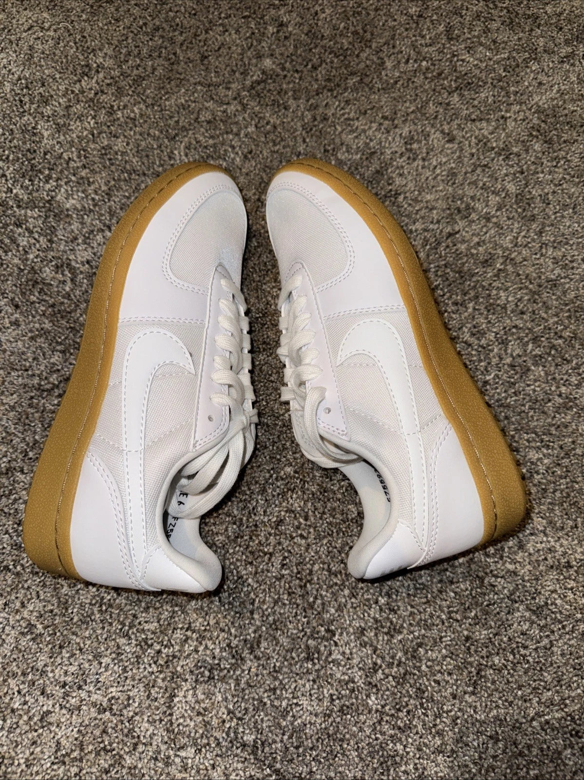 Size 6 Women’s - Nike Field General 82 White Gum