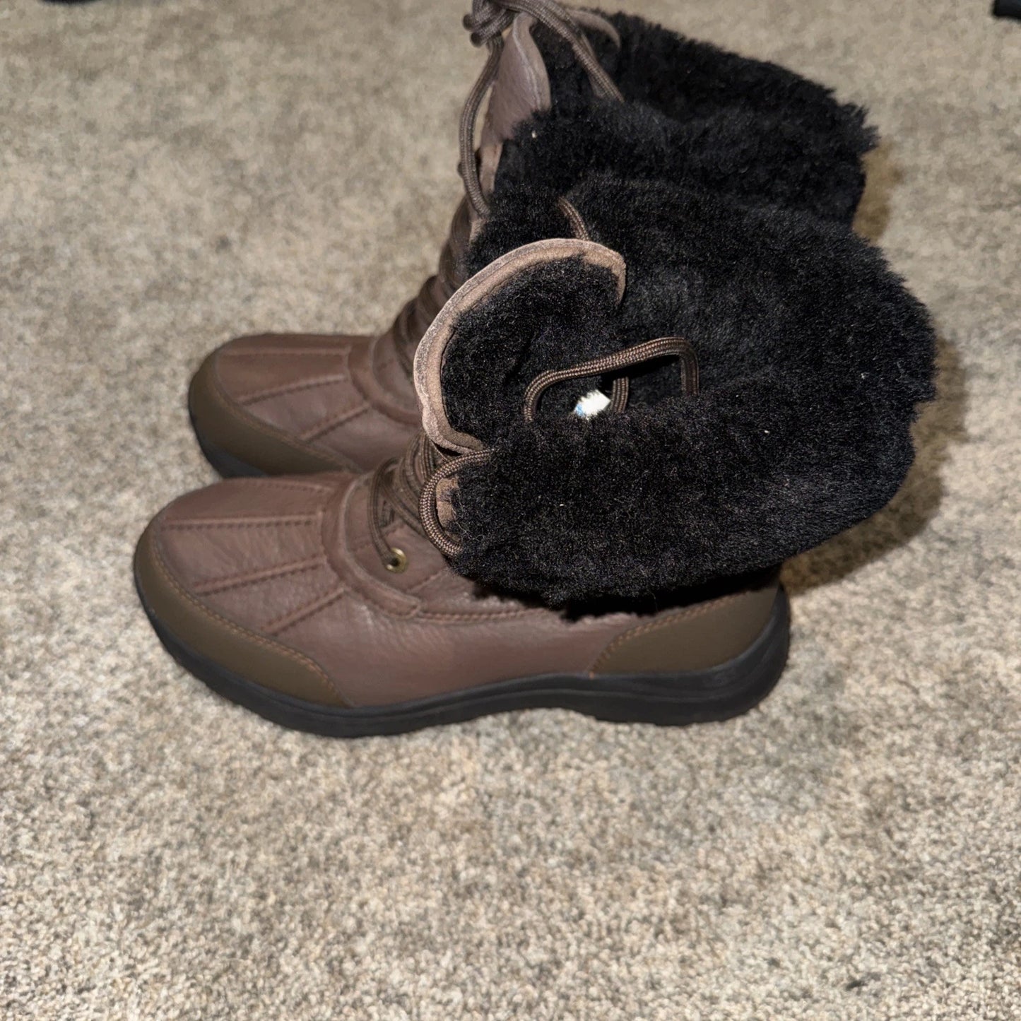 Size 7 Women’s- UGG Adirondack Boot III