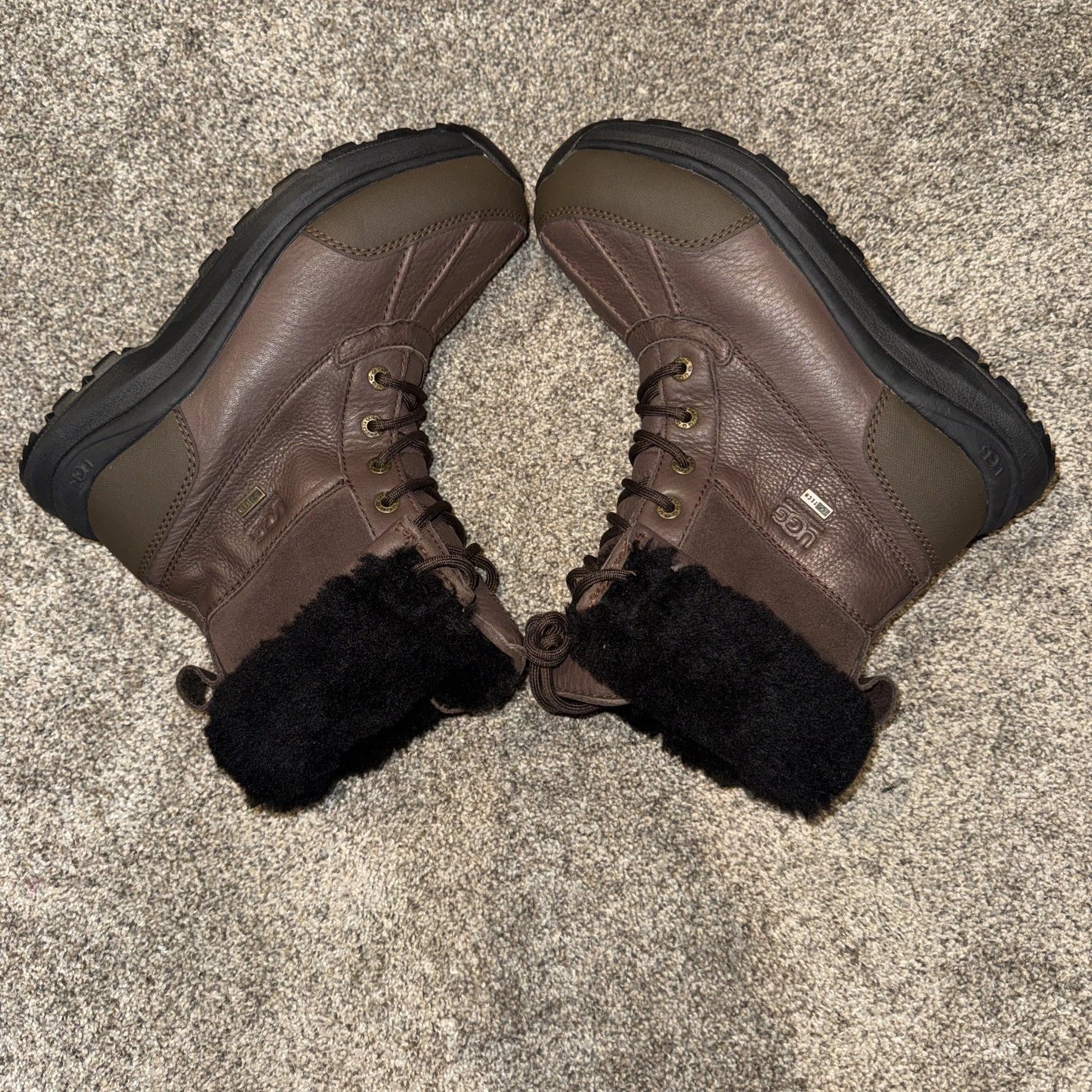 Size 7 Women’s- UGG Adirondack Boot III