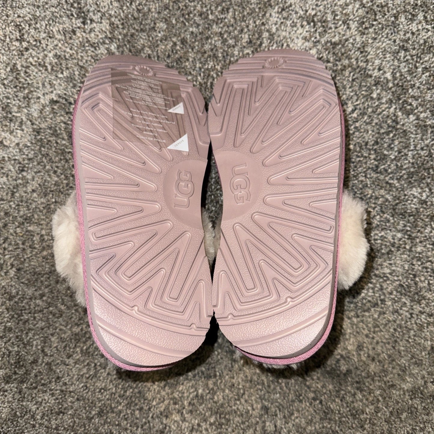 Size 3Y- UGG Cozy II Iridescent Stars Pink