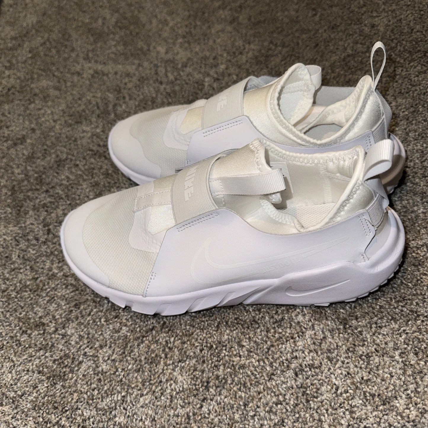 Size 6.5Y- Nike Flex Runner 2 White