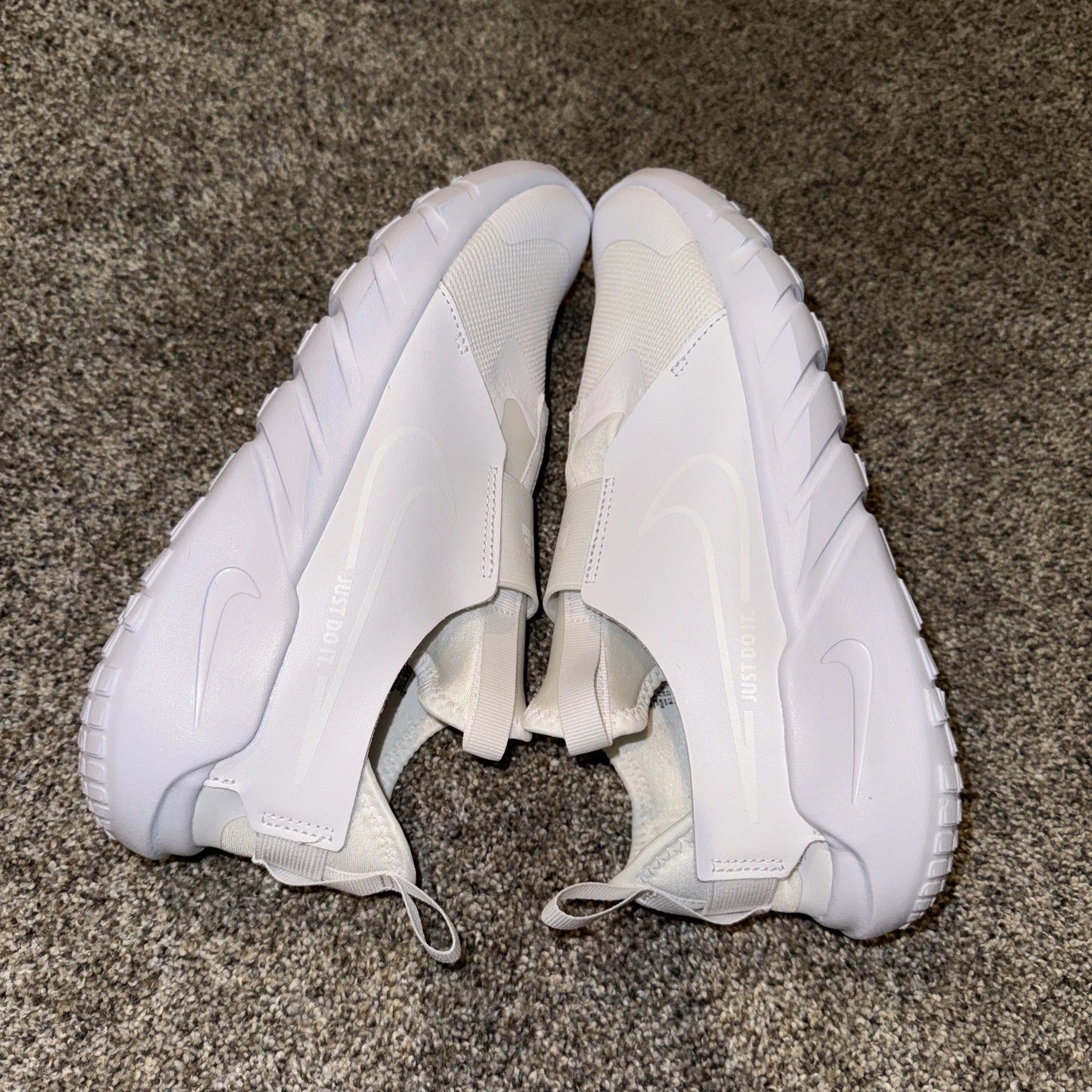 Size 6.5Y- Nike Flex Runner 2 White