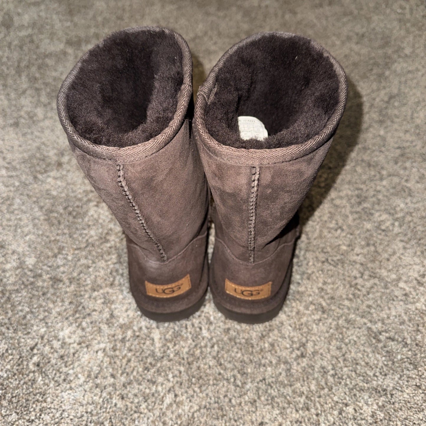 Size 6 Women’s UGG Classic Short II 1016223