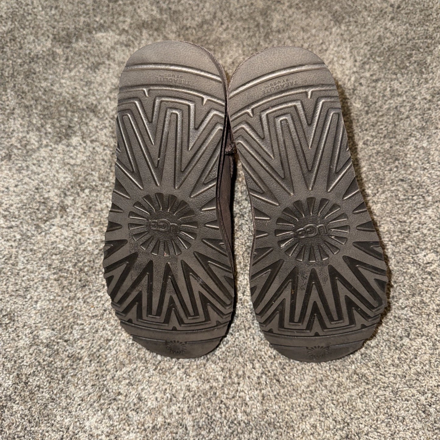 Size 6 Women’s UGG Classic Short II 1016223