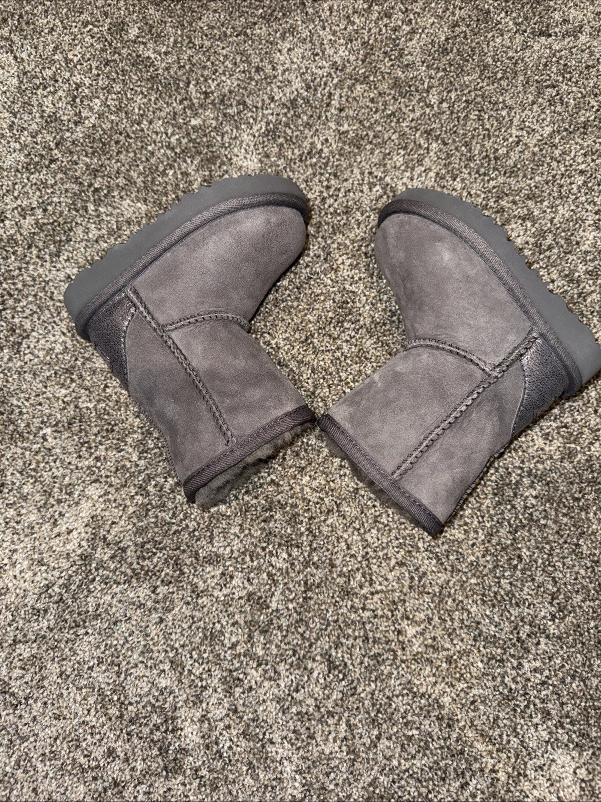 Size 6 Toddler -UGG Classic Glitz boots