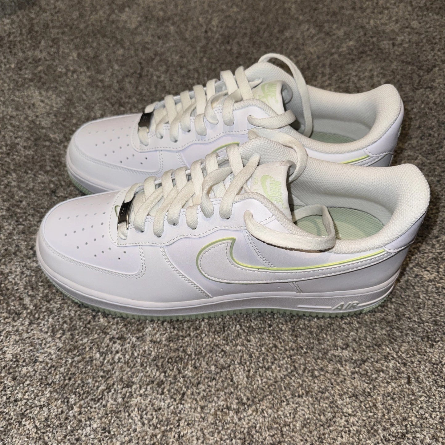 Size 9.5 Men’s- Nike Air Force 1 Low ‘07