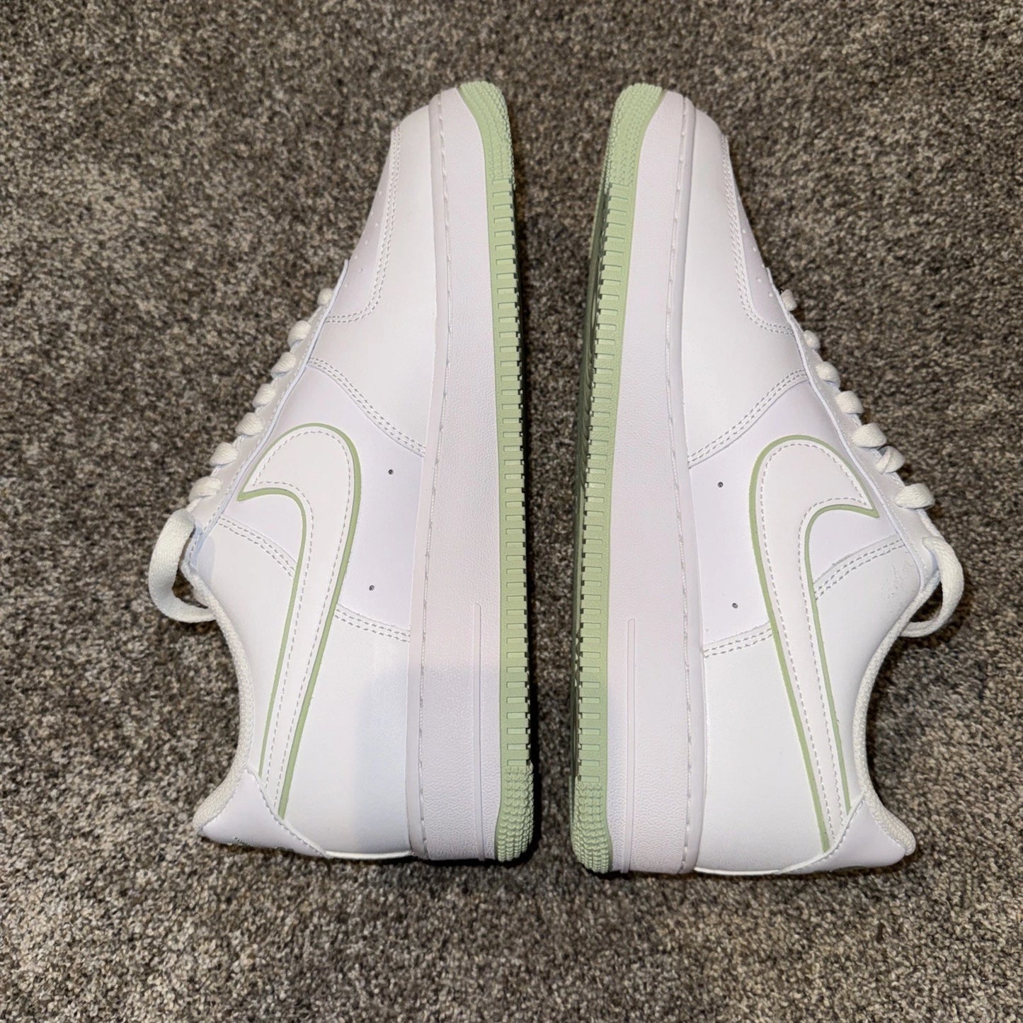 Size 9.5 Men’s- Nike Air Force 1 Low ‘07