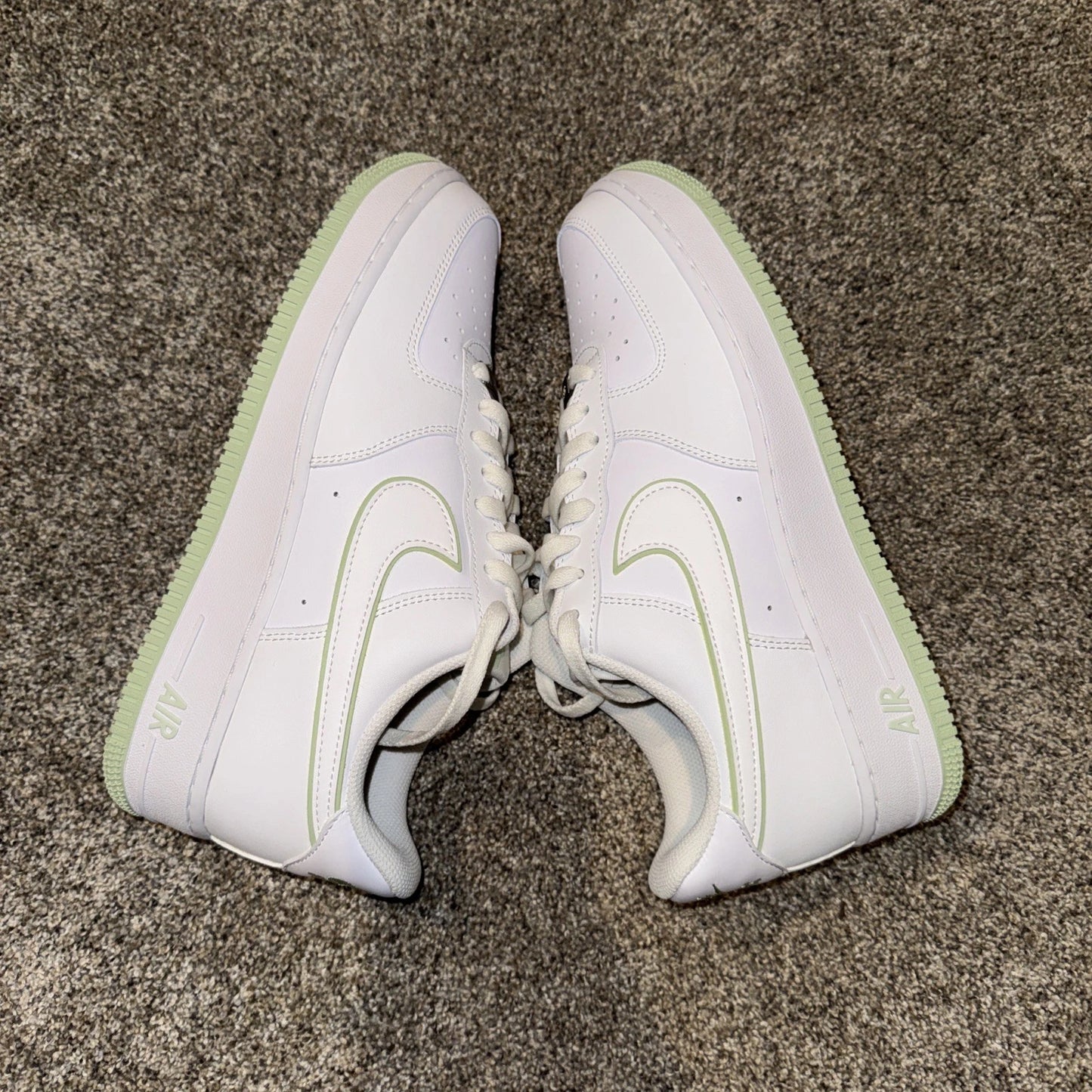 Size 9.5 Men’s- Nike Air Force 1 Low ‘07