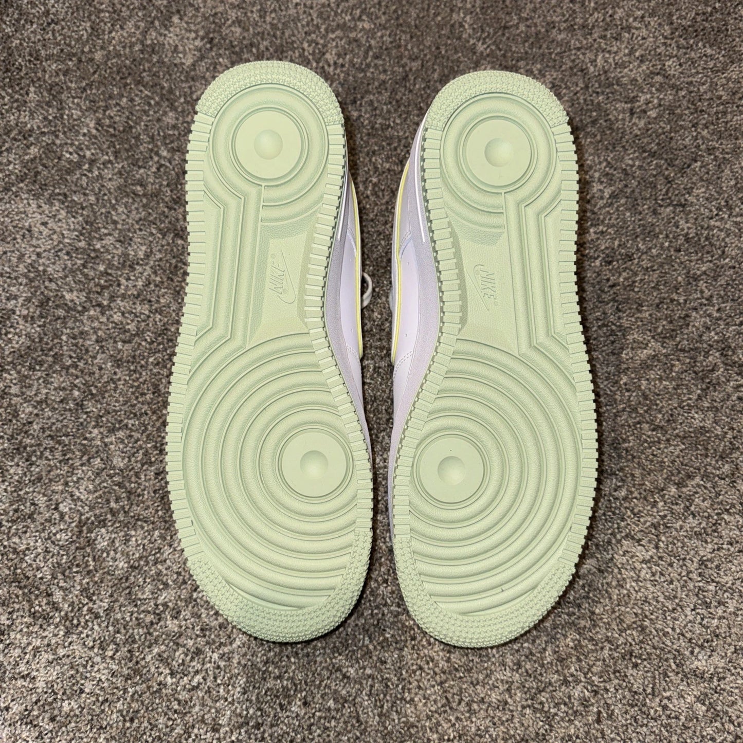 Size 9.5 Men’s- Nike Air Force 1 Low ‘07