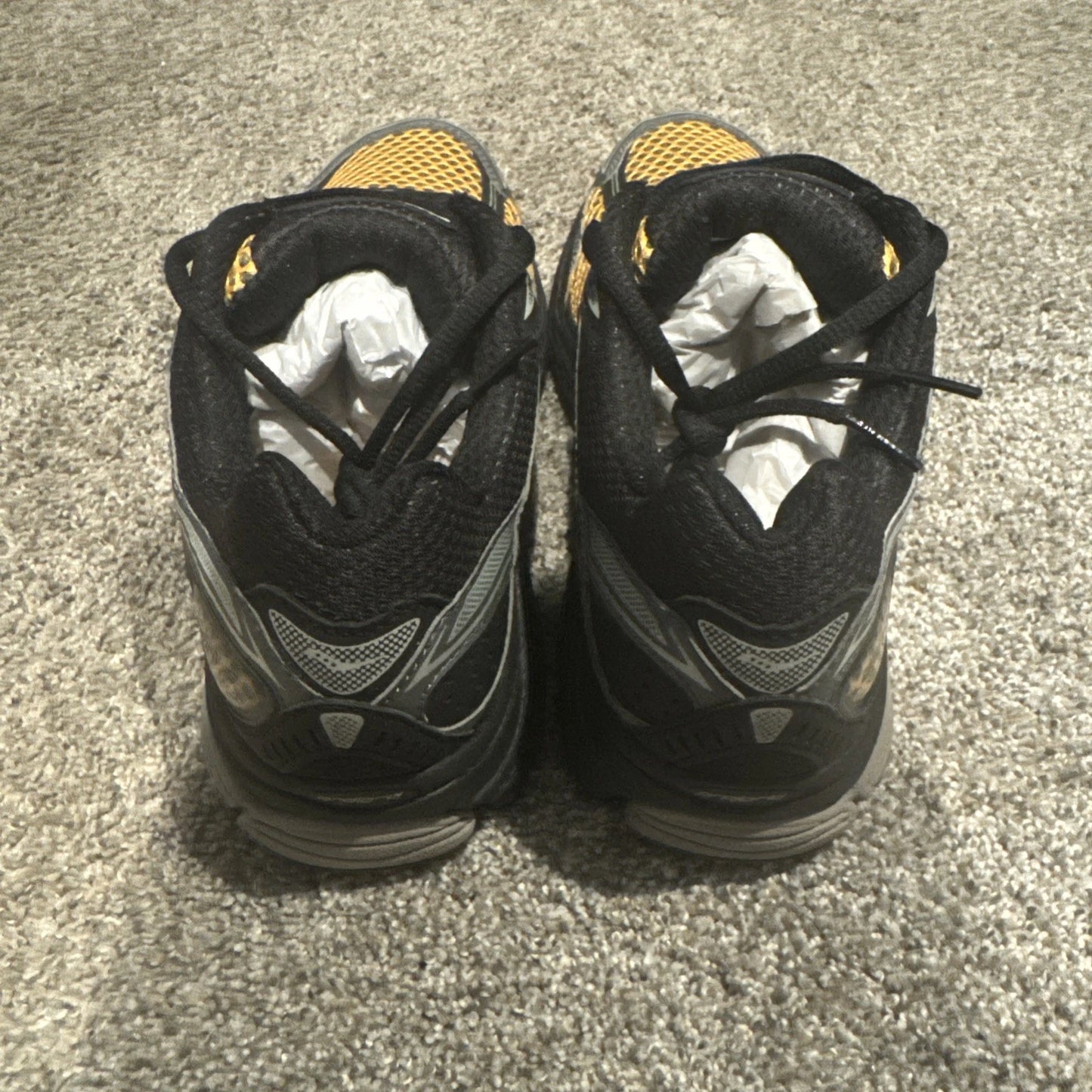 Men’s Size 8.5- Saucony Protein Omni 9 Black Yellow