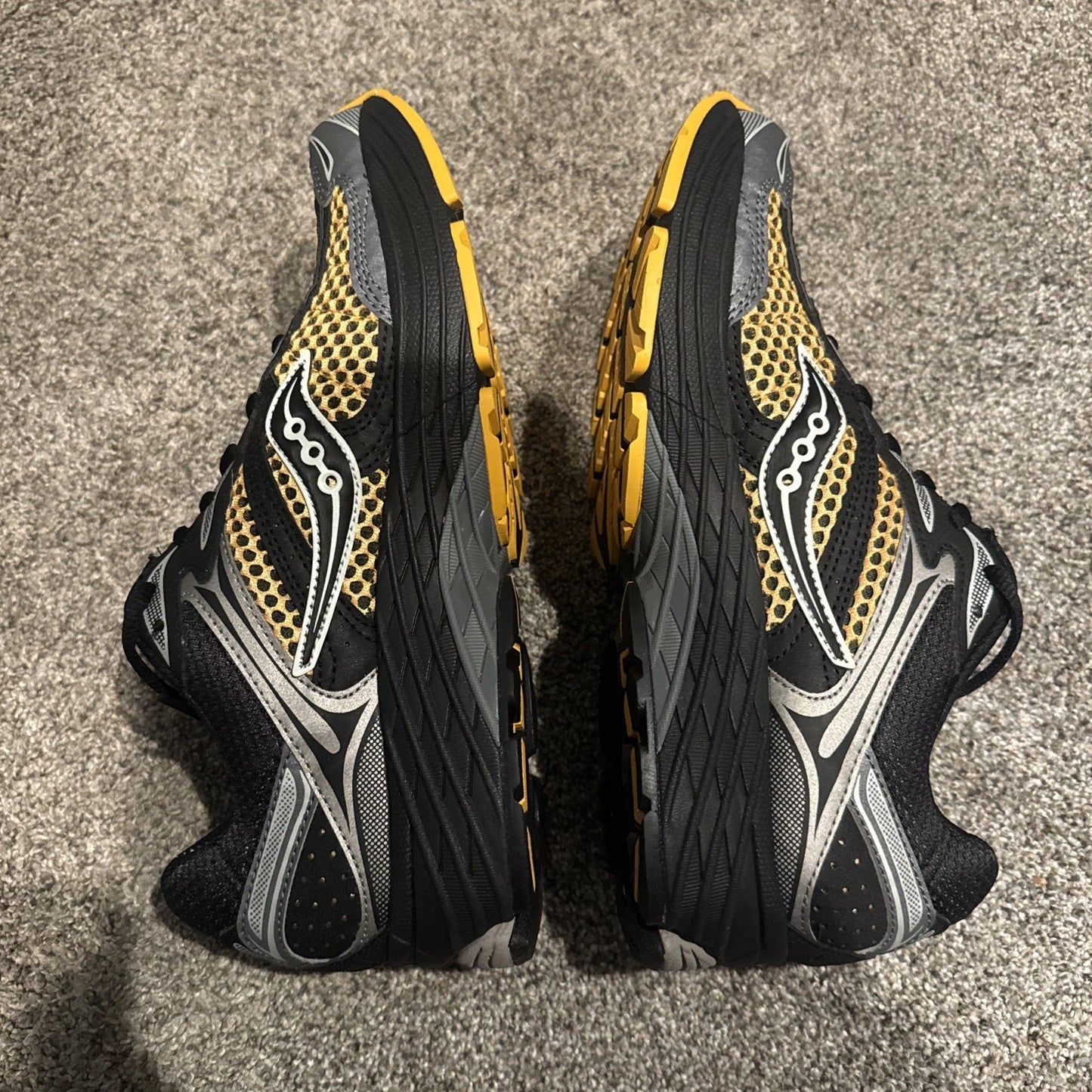 Men’s Size 8.5- Saucony Protein Omni 9 Black Yellow