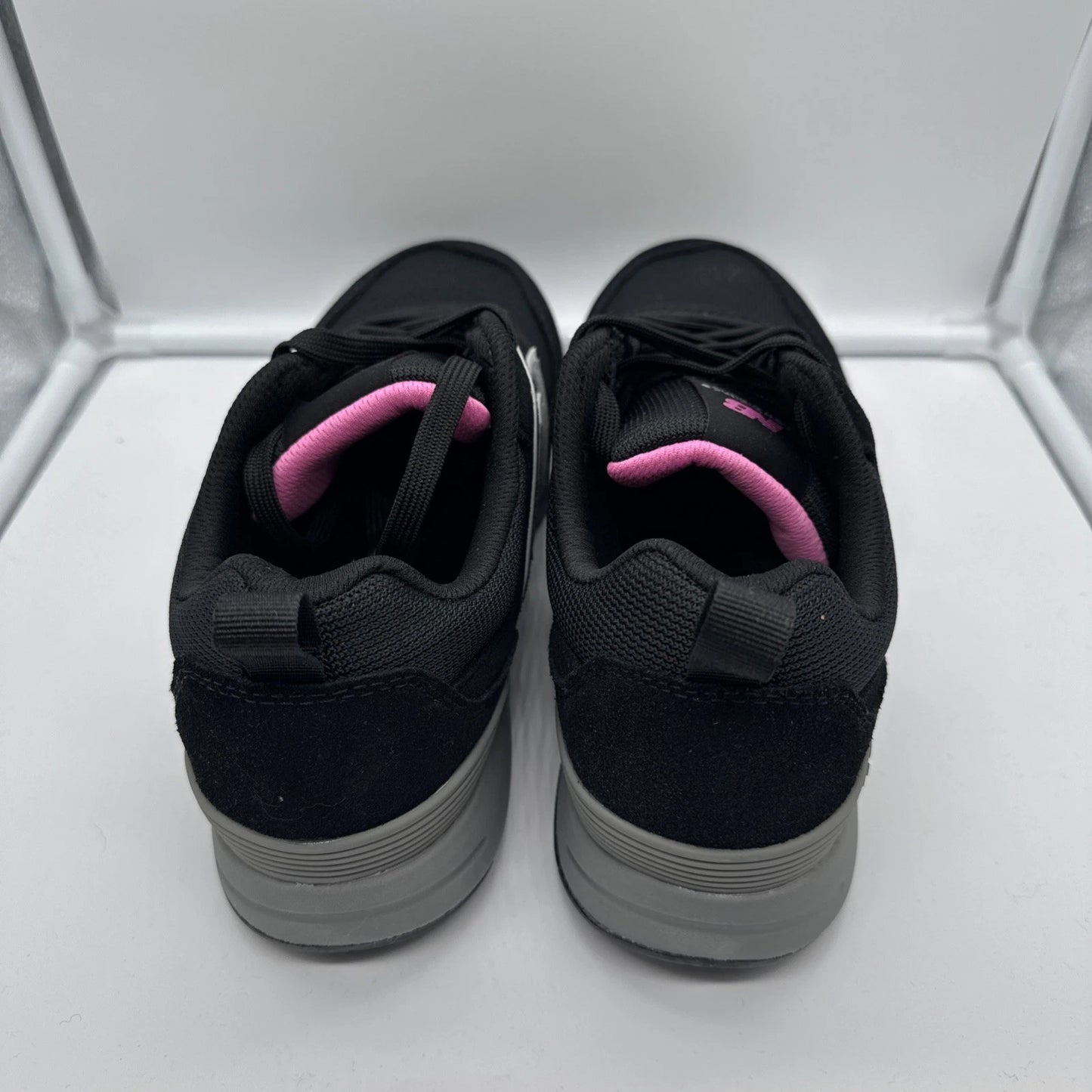 Size 8.5 Women’s- New Balance  Elite Lite