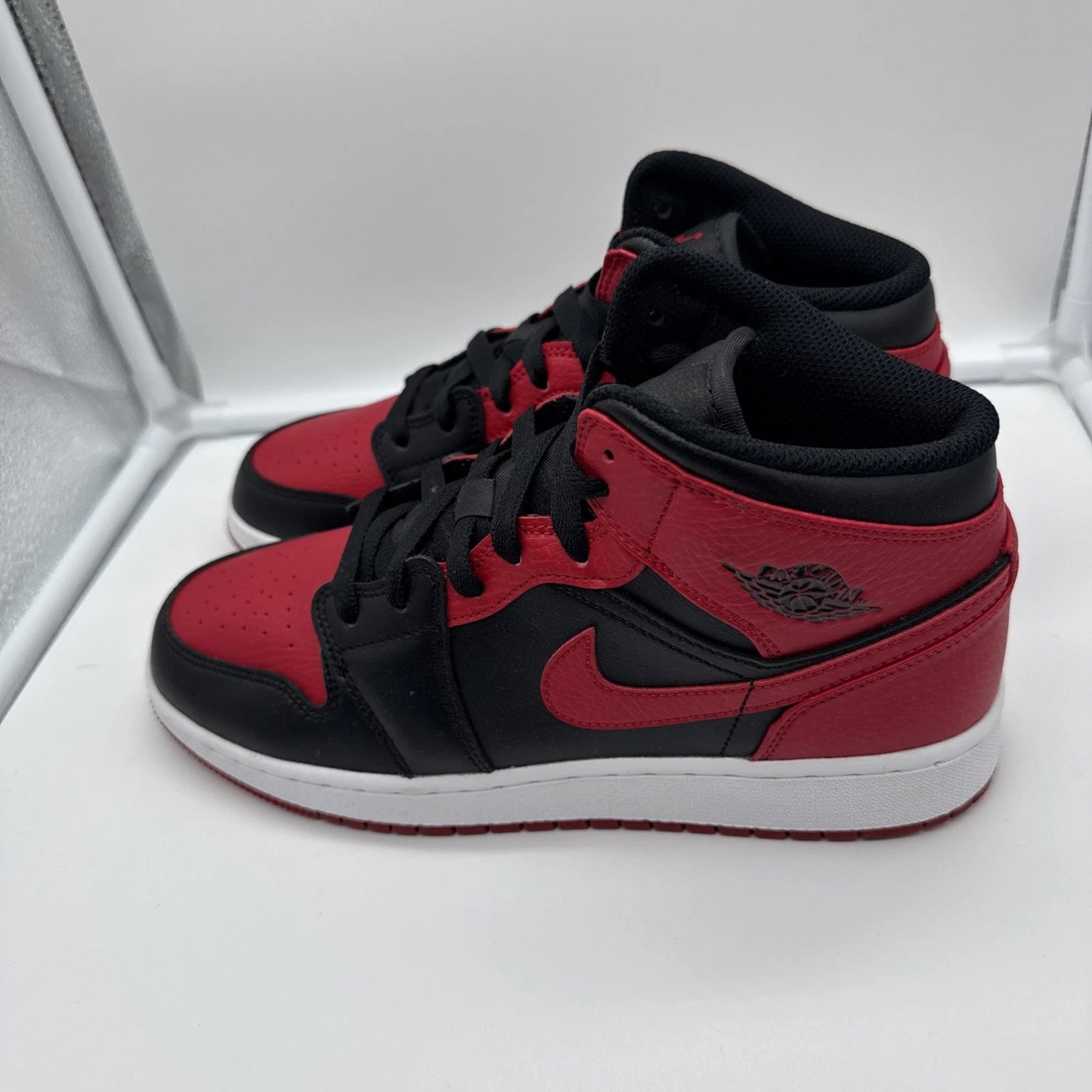 Size 7Y- Jordan 1 Mid Black Red