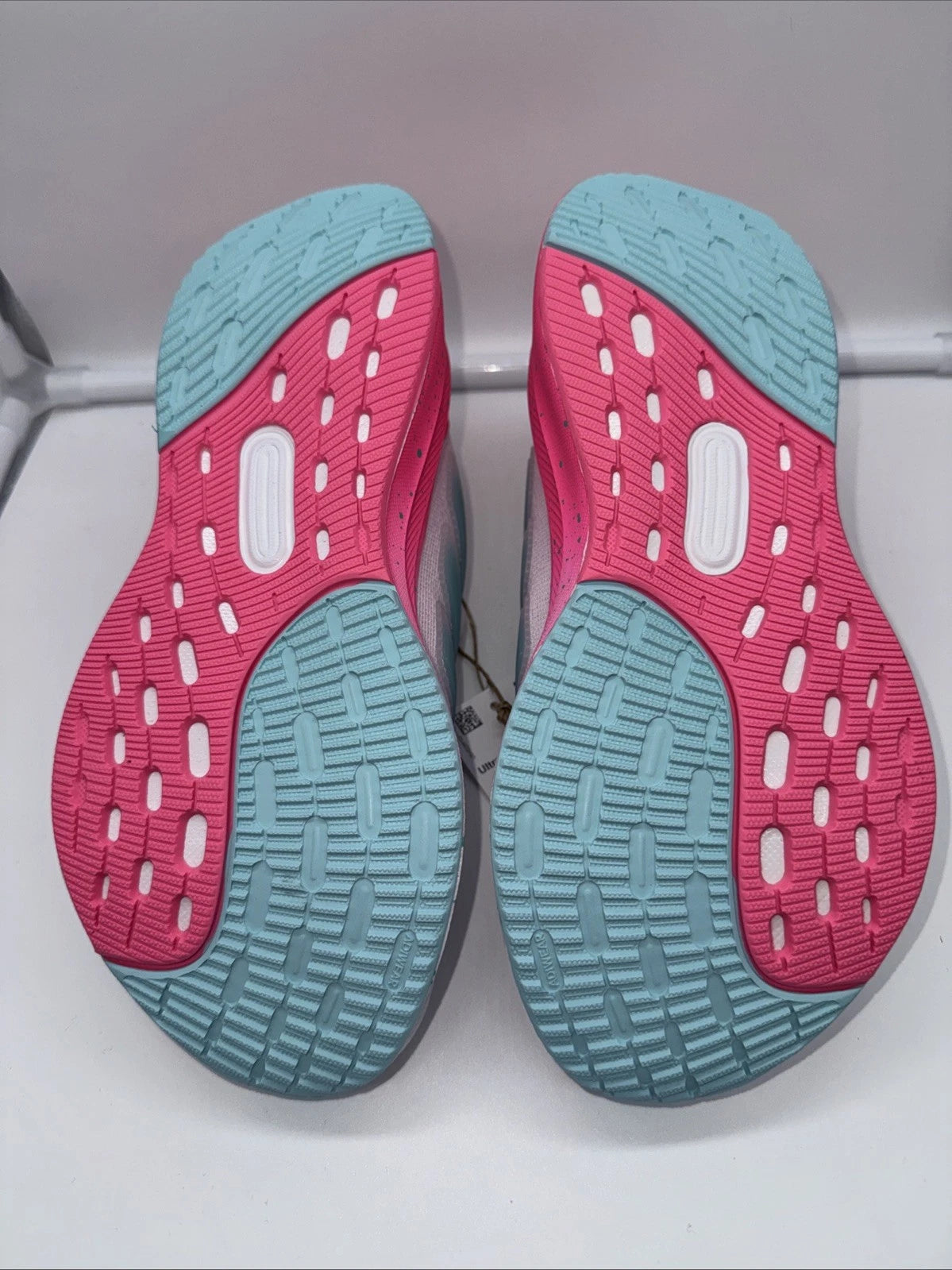 Size 4Y- Adidas UltraRun 5 J