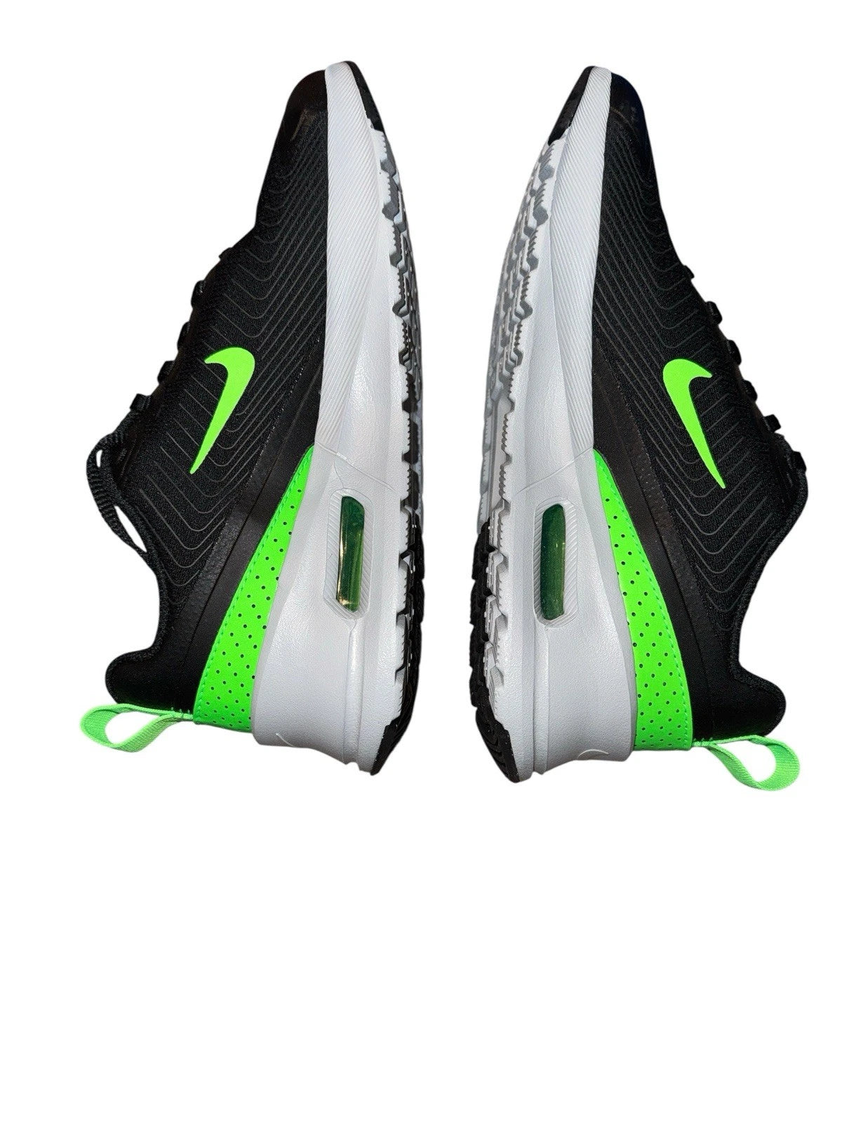 Men’s 7.5- Nike Air Max Nuaxis- Black