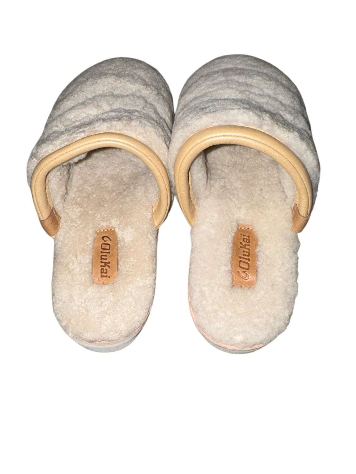 Women’s Size 6- Olukai Slippers