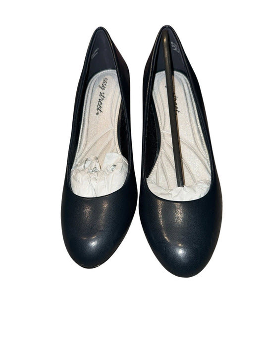 Women’s Size 8.5- Easy Street Shoes- Navy
