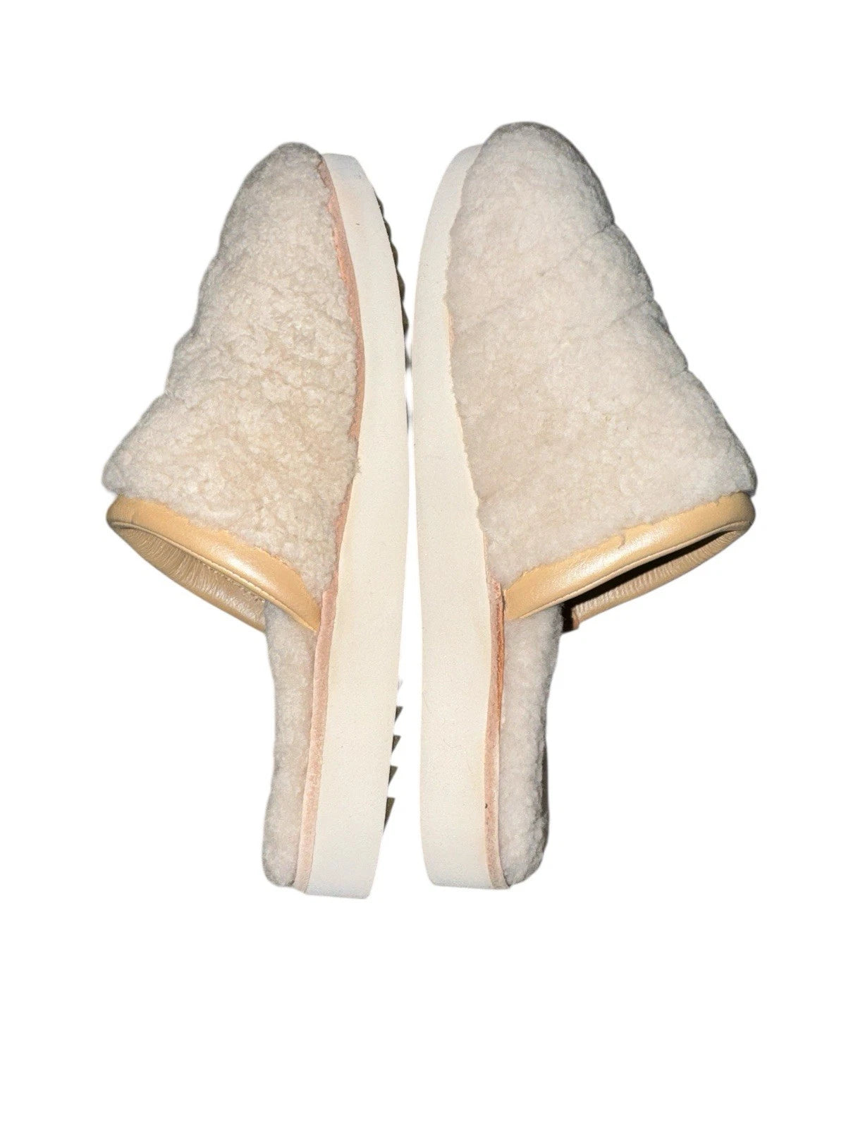 Women’s Size 6- Olukai Slippers