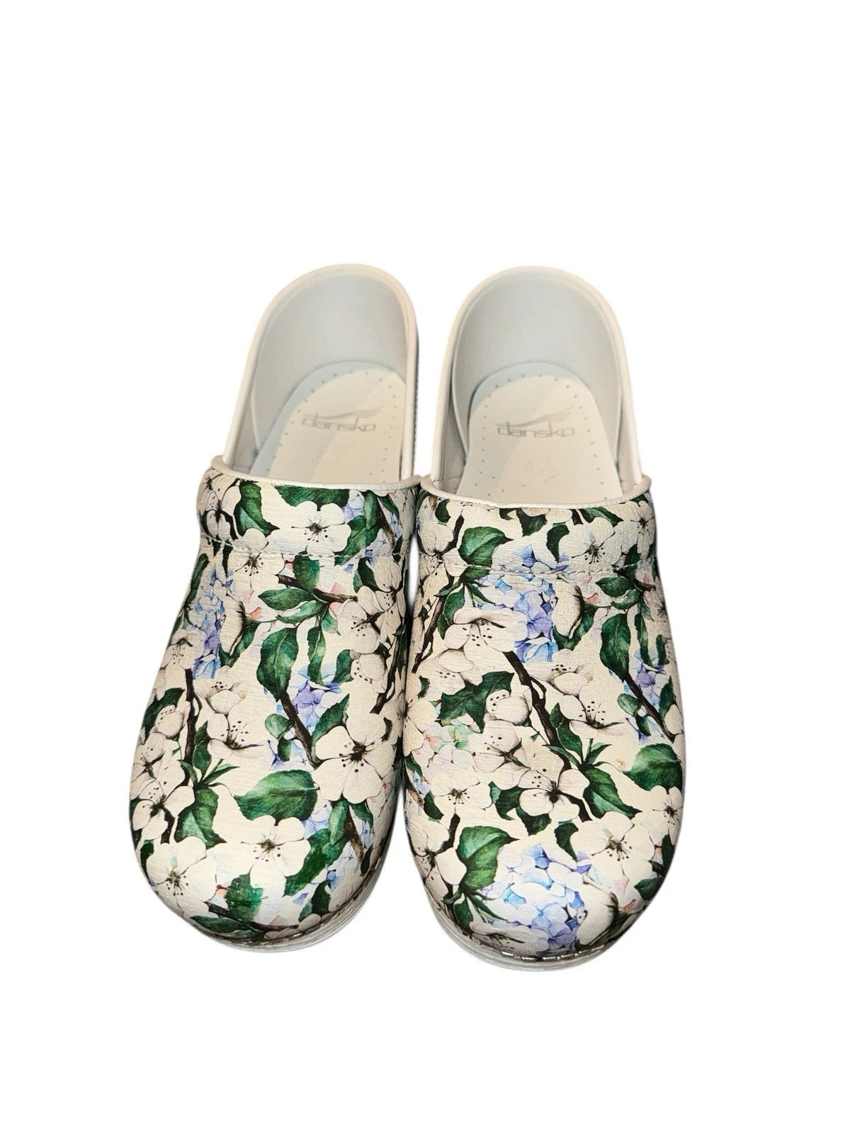 Women’s 39- Dansko Clogs
