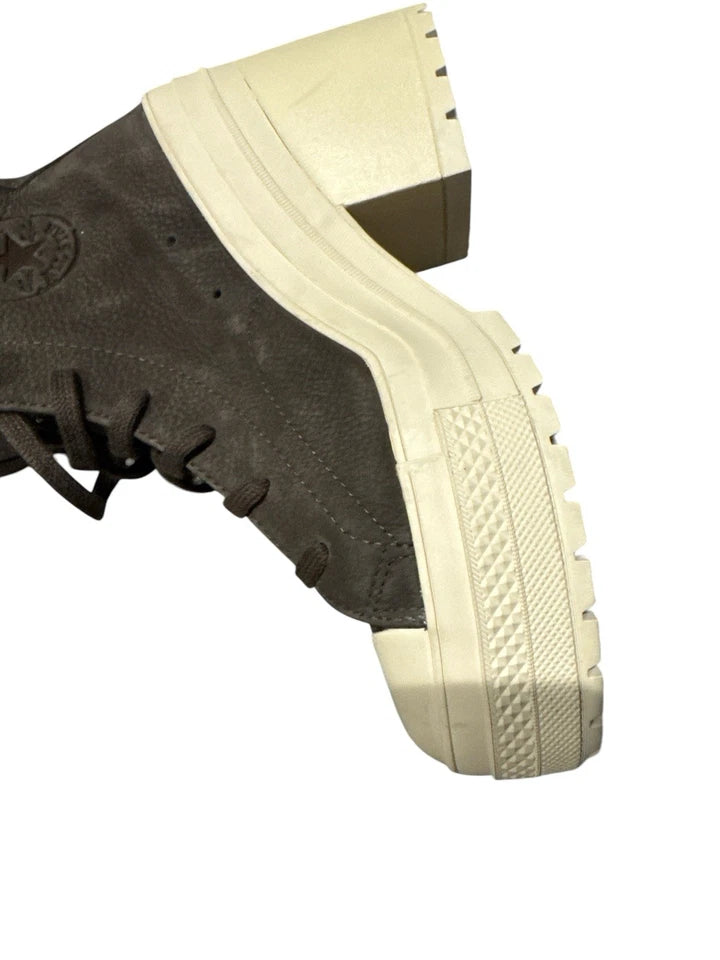 Women’s 9- Converse Brown