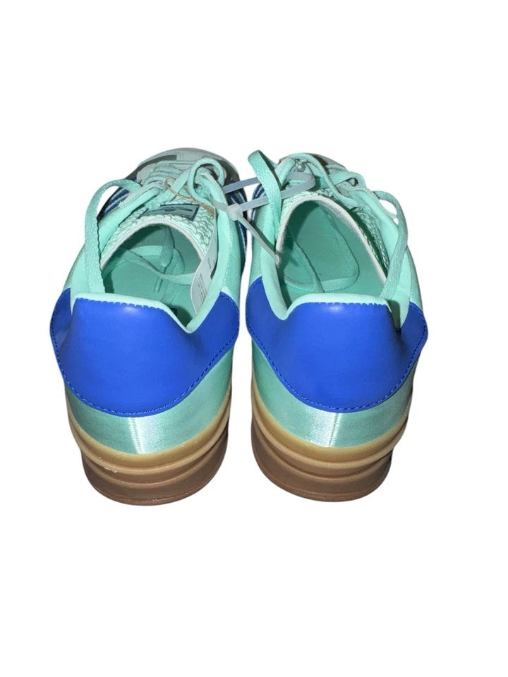 Women’s 10.5- Adidas Gazelle
