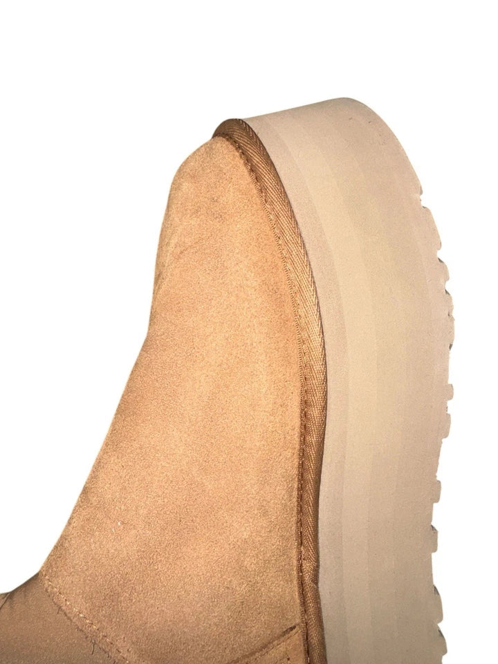 Women’s 10 UGG Classic Dipper Brown