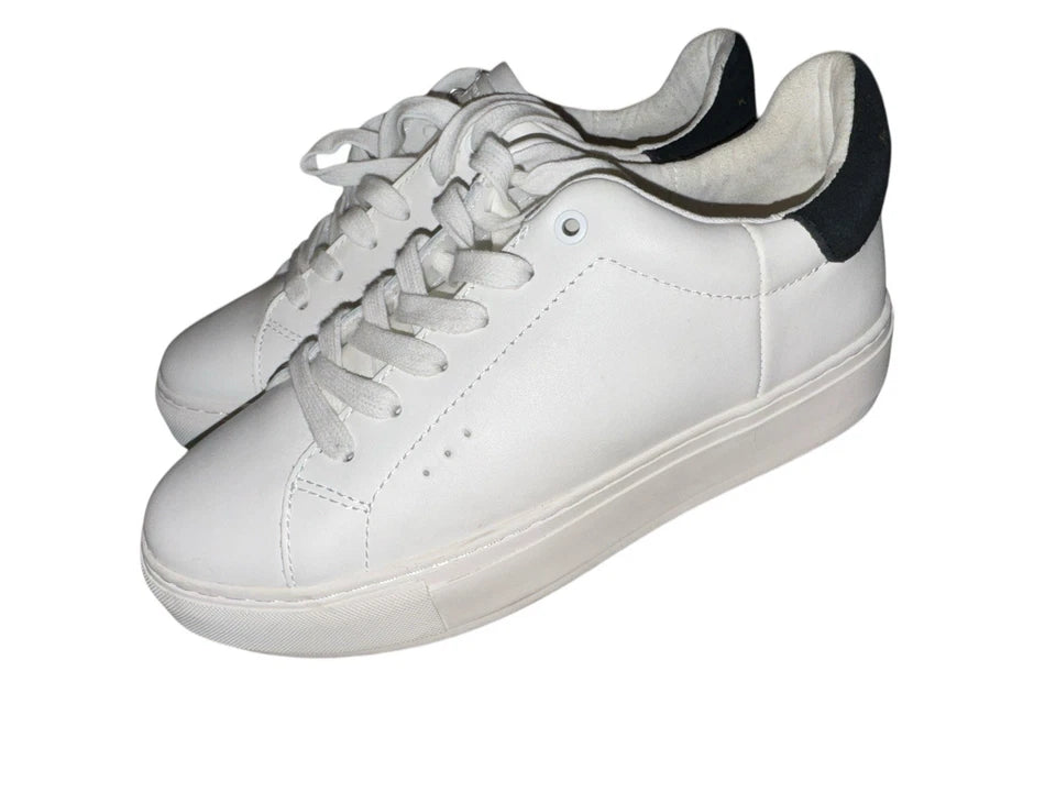 Women’s 39- Kurt Geiger Sneakers White