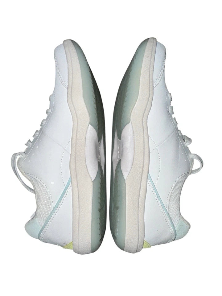 Women’s 7.5 Ryka Sneakers White