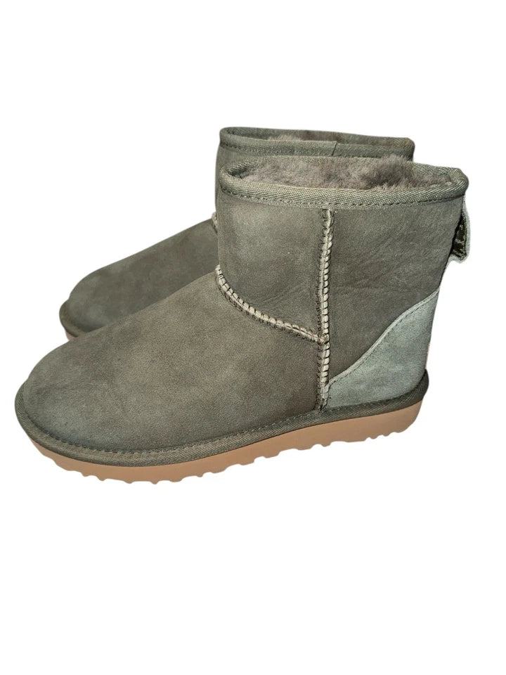 Women’s Size 6- UGG Boots Forest Green